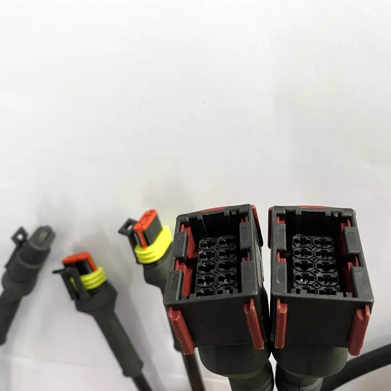 Faisceau de câbles ISO BUS moulable par injection et résistant aux UV – garantissant l’intégrité du signal dans des conditions de champ ouvert